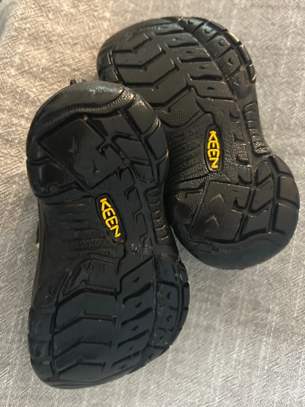 Keen Kids Black and Lime Athletic Closed-Toe Sandals
